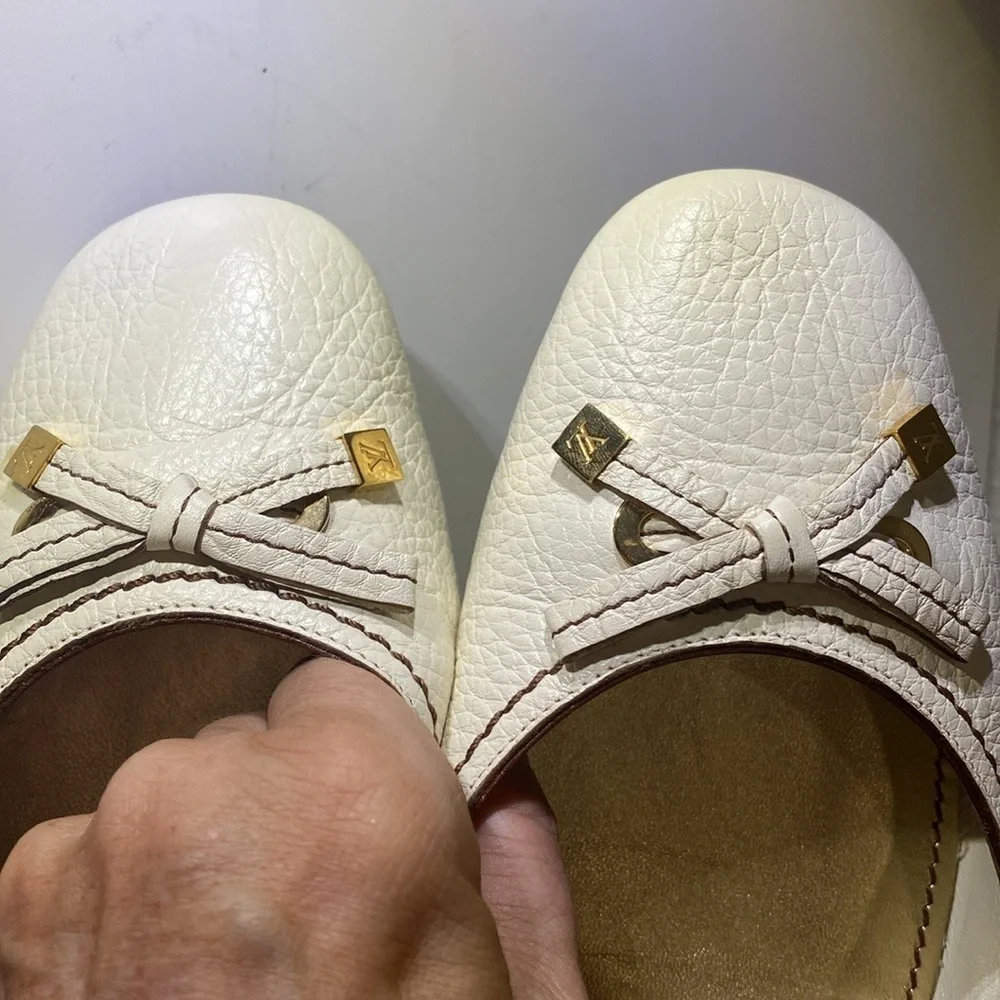 Louis Vuitton Leather Ballet Flats | Size 39 - Picture 11 of 16